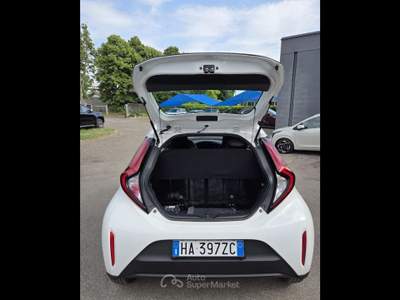 Toyota Aygo X  -  1.0 active 72cv s-cvt Bianco usata Piacenza