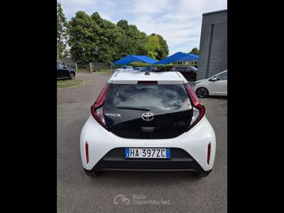 Toyota Aygo X  -  1.0 active 72cv s-cvt Bianco usata Piacenza