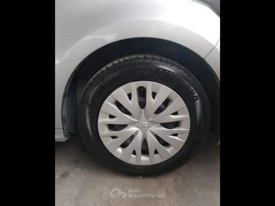 Toyota Yaris  - yaris 1.5h active Argento usata Piacenza