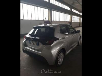 Toyota Yaris  - yaris 1.5h active Argento usata Piacenza