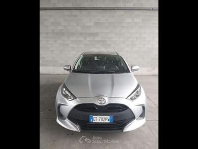 Toyota Yaris  - yaris 1.5h active Argento usata Piacenza