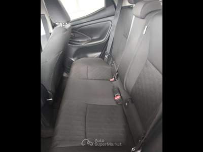 Toyota Yaris  - yaris 1.5h active Argento usata Piacenza