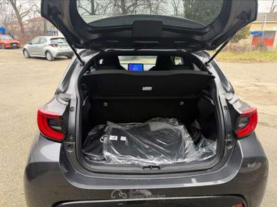 Toyota Yaris  - yaris 1.5h 130 lounge Grigio usata Piacenza