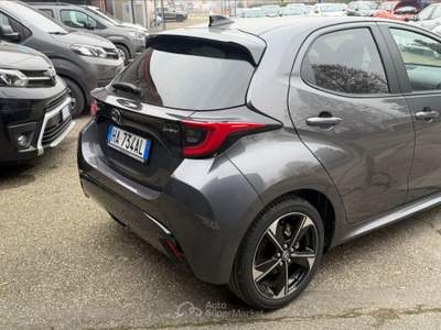 Toyota Yaris  - yaris 1.5h 130 lounge Grigio usata Piacenza