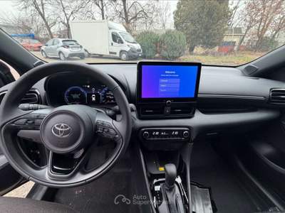 Toyota Yaris  - yaris 1.5h 130 lounge Grigio usata Piacenza