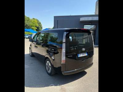 Hyundai Staria  -  2.2 wagon 2wd auto Nero usata Piacenza