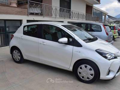 Toyota Yaris 1.5 Hybrid 5 porte Active Bianco usata Telese Terme