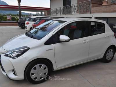 Toyota Yaris 1.5 Hybrid 5 porte Active Bianco usata Telese Terme