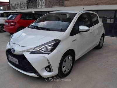 Toyota Yaris 1.5 Hybrid 5 porte Active Bianco usata Telese Terme