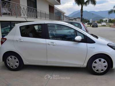 Toyota Yaris 1.5 Hybrid 5 porte Active Bianco usata Telese Terme