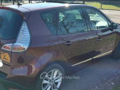 Renault Scénic gancio traino  Rosso usata Parma