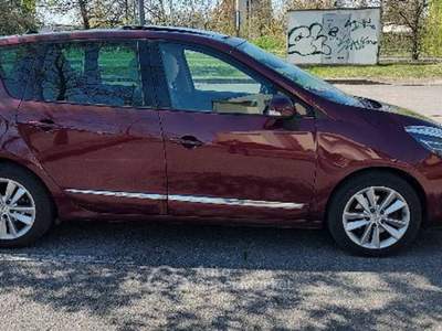 Renault Scénic gancio traino  Rosso usata Parma