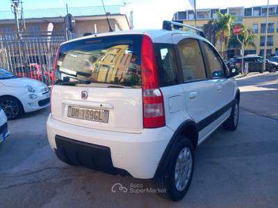 Fiat Panda 1.2 4x4 Climbing Bianco usata Melito di Napoli