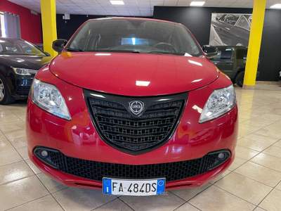 Lancia Ypsilon 1.2 69 CV 5 porte *ok guida neo patentati* Rosso usata Bozzolo