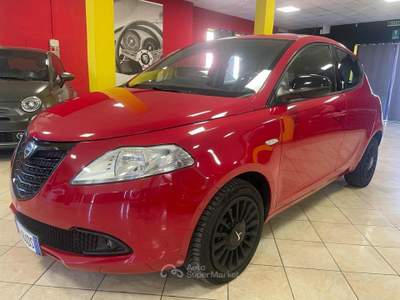Lancia Ypsilon 1.2 69 CV 5 porte *ok guida neo patentati* Rosso usata Bozzolo