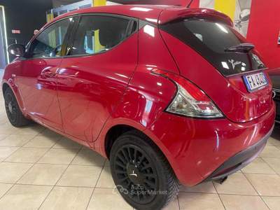 Lancia Ypsilon 1.2 69 CV 5 porte *ok guida neo patentati* Rosso usata Bozzolo