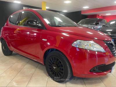 Lancia Ypsilon 1.2 69 CV 5 porte *ok guida neo patentati* Rosso usata Bozzolo