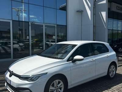 Volkswagen Golf 1.5 TGI DSG Life NEO PATENTATI Bianco usata Scandicci