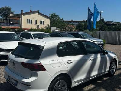 Volkswagen Golf 1.5 TGI DSG Life NEO PATENTATI Bianco usata Scandicci