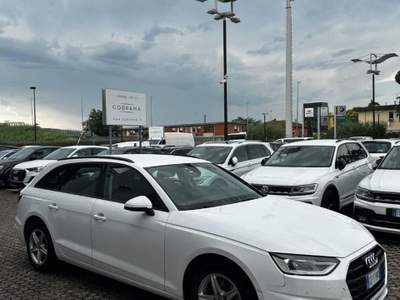 Audi A4 Avant 30 TDI/136 CV S tronic Business Bianco usata Scandicci