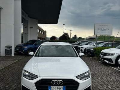 Audi A4 Avant 30 TDI/136 CV S tronic Business Bianco usata Scandicci