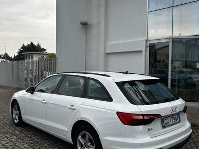 Audi A4 Avant 30 TDI/136 CV S tronic Business Bianco usata Scandicci