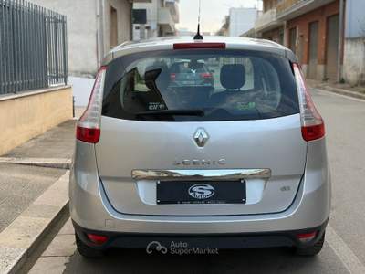 Renault Scénic 1.5 dCi 110CV *7 Posti* Argento usata San Michele Salentino