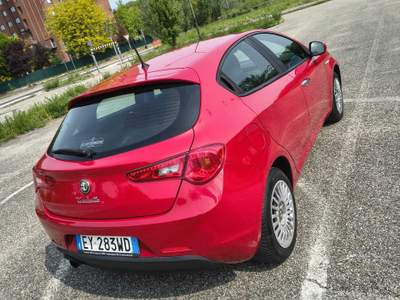 Alfa Romeo Giulietta Tenuta benissimo: sempre in box. No fumatori, animali e bambini. Rosso usata Settimo Torinese
