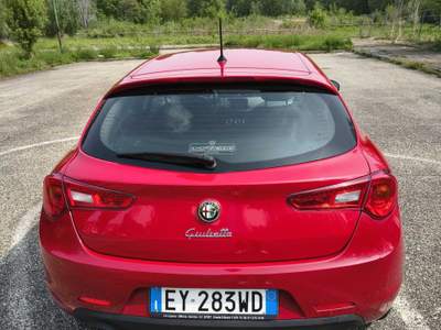 Alfa Romeo Giulietta Tenuta benissimo: sempre in box. No fumatori, animali e bambini. Rosso usata Settimo Torinese