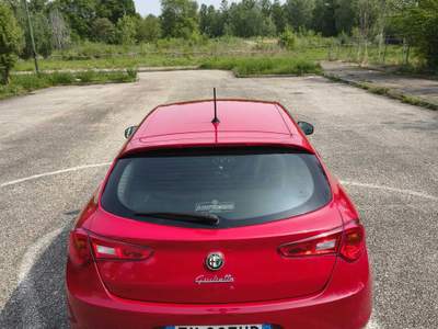 Alfa Romeo Giulietta Tenuta benissimo: sempre in box. No fumatori, animali e bambini. Rosso usata Settimo Torinese