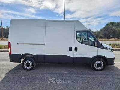 Iveco Daily 35S12V 2.3 HPT PM-TM Furgone Passo 3520 Bianco usata Maruggio