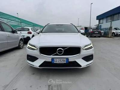 Volvo V60 2.0 b4 197cv Momentum BUSINESS PRO - GG232RK Bianco usata Basiliano