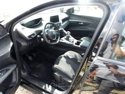 Peugeot 3008 3008 II  1.5 bluehdi Active Pack  130Cv  - GJ224AG Nero usata Basiliano