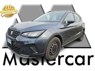 Seat Arona NEOPATENTATI Arona 2022 1.0 TSI 95cv tg: GS725XH Argento usata Basiliano