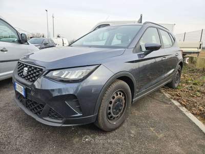 Seat Arona NEOPATENTATI Arona 2022 1.0 TSI 95cv tg: GS725XH Argento usata Basiliano