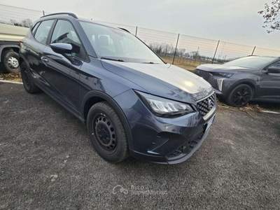 Seat Arona NEOPATENTATI Arona 2022 1.0 TSI 95cv tg: GS725XH Argento usata Basiliano