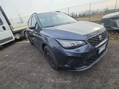 Seat Arona NEOPATENTATI Arona 2022 1.0 TSI 95cv tg: GS725XH Argento usata Basiliano