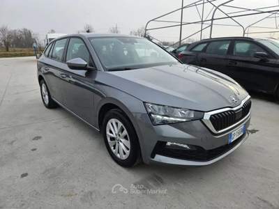 Skoda Scala Scala 2019 1.0 tsi Ambition 95cv - GP156BN Argento usata Basiliano