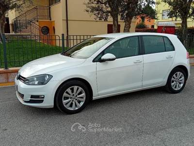 Volkswagen Golf VOLKSWAGEN - Golf 7  1.2 benzina - ok neopatentati Bianco usata Mirandola