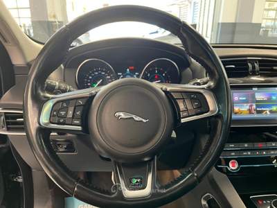 Jaguar F-Pace 2.0d R-Sport awd 180cv auto Nero usata Torino