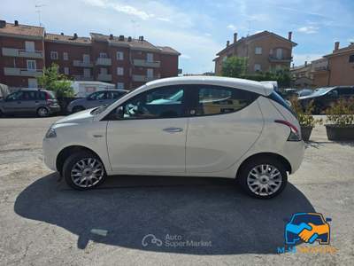 Lancia Ypsilon Ypsilon 0.9 t.air Gold ecochic metano 80cv Bianco usata Civitanova Marche