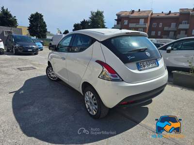 Lancia Ypsilon Ypsilon 0.9 t.air Gold ecochic metano 80cv Bianco usata Civitanova Marche