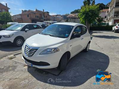 Lancia Ypsilon Ypsilon 0.9 t.air Gold ecochic metano 80cv Bianco usata Civitanova Marche