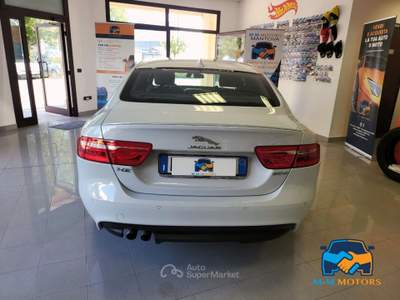 Jaguar XE XE 2.0d R-Sport 180cv auto Bianco usata Porto Mantovano