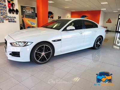 Jaguar XE XE 2.0d R-Sport 180cv auto Bianco usata Porto Mantovano