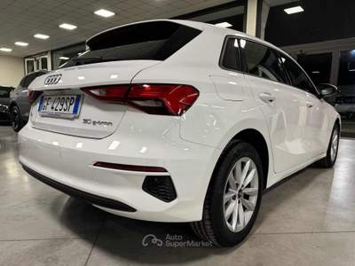 Audi A3 SPB 30 g-tron S tronic Business Bianco usata Pollenza
