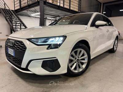 Audi A3 SPB 30 g-tron S tronic Business Bianco usata Pollenza
