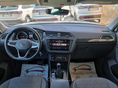Volkswagen Tiguan SCR DSG Life Bianco usata Altamura