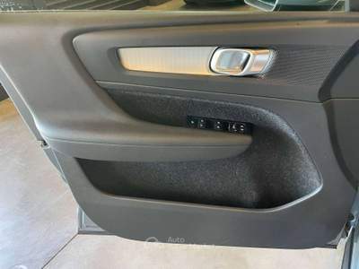 Volvo XC40 XC40 1.5 t5 phev Momentum auto my21 Grigio usata Verona