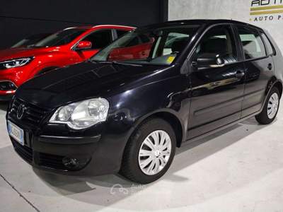 Volkswagen Polo Benzina Neopatentati Km 100.000 usata Sedriano